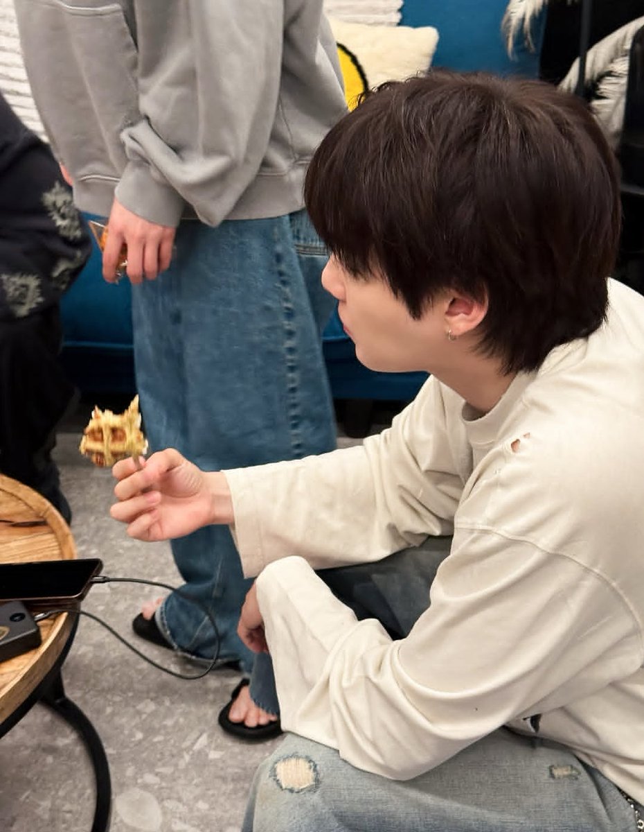 3minatsu9's tweet photo. 単細胞なのでお陰様で只今ワッフルの口 https://t.co/C8FNjW4pXR