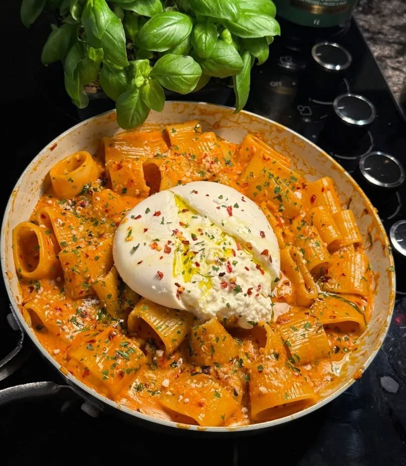 lazylambzz's tweet photo. letting pinterest plan my meals !! 𐔌՞ ܸ.ˬ.ܸ՞𐦯 

໒꒱ breakfast
໒꒱ lunch 
໒꒱ dinner
໒꒱ dessert

yes i just did this and i will do it again and again 😈 
my god i miss pasta… https://t.co/tjbrKuvgaK