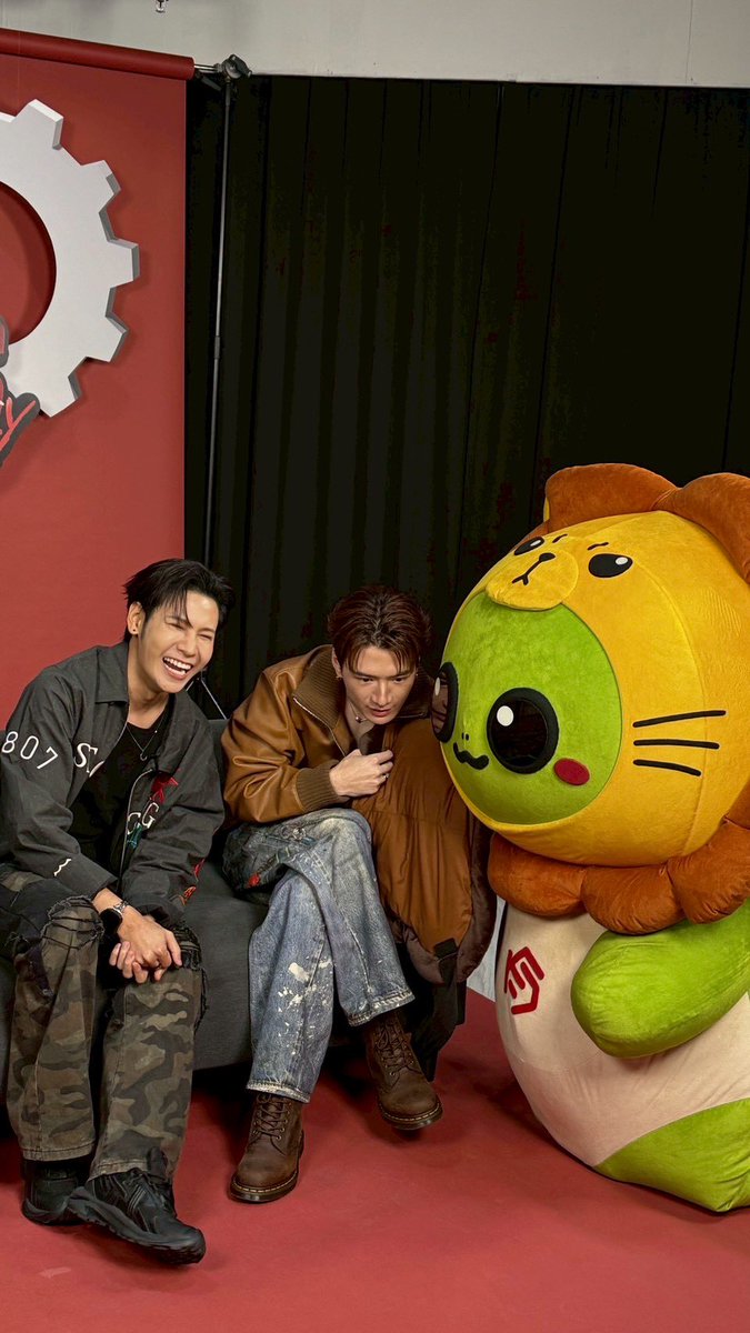 kingman_gmmtv's tweet photo. วันอาทิตนี้สิบโมงตรง อย่าลืมตั้งนากาปุก กดบัตรไปดูบูบู๋บีบี๋กานน้าค้าบบบบ ❤️⚙️
#SOTUS10thYearConcertLIVE https://t.co/12ryI1aRCe