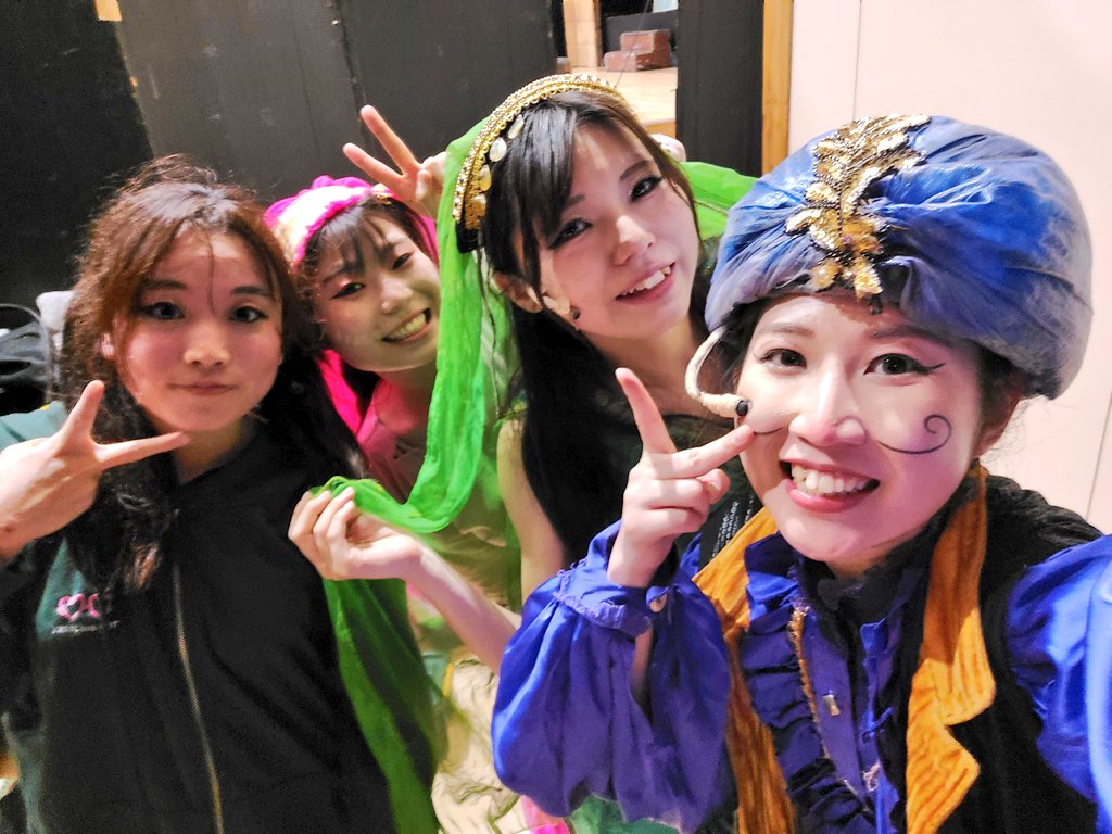 ri_1451's tweet photo. 劇団歌舞人🕌アラジンと魔法のランプ🧞‍♂️
一学期ラストは、福岡県大野城市の小学校での公演でした✴️✴️
あまりの大雨で仕込みがほんっとに大変だったけれど、、🌀😂 
それを吹き飛ばしてくれるくらいのたくさんの歓声と応援がとても嬉しくて、楽しかったなぁ〜🥹🥹
さあ！二学期も頑張るぞ！！！ https://t.co/GiatlNCobX