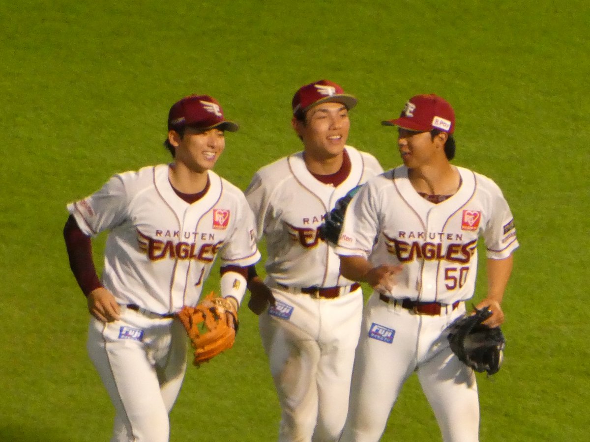 hamanopenguin's tweet photo. 現地わしほー✨✨
たかぴーナイスピッチング✨✨
マッカスカーめちゃくちゃよく打った！
そして宗山くん、お帰りなさい！ https://t.co/xkob4mFmo9