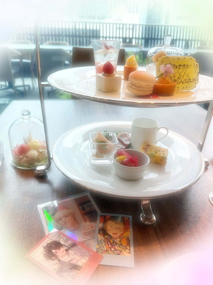 orange_shanson's tweet photo. 7月ですね、早い…早過ぎる…毎度の生存報告でございます。
6月は応援してる皆さんと私自身の誕生日月でございました…！おめでとうございます！！！
後はスパライ夜に参加。新作の楽しみも出来てまた逢える日が早く来ますように(*´ー｀*) https://t.co/jttlYQRku6