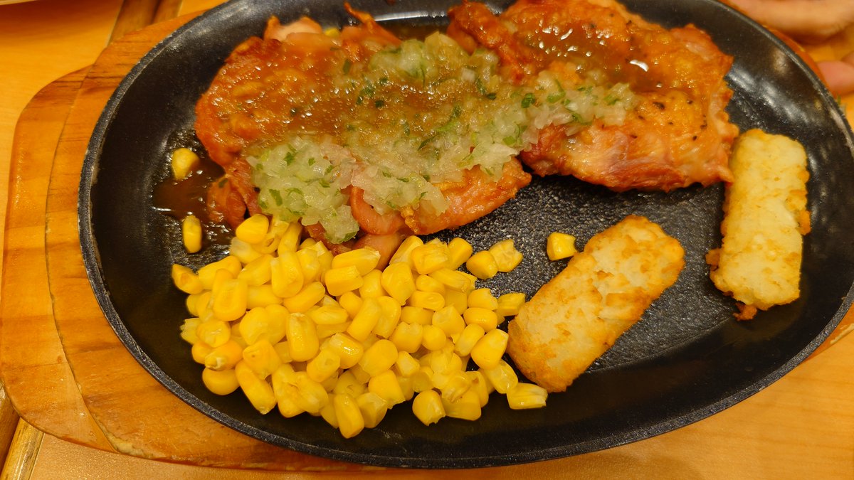 candy_sweetea's tweet photo. ヤバい、サイゼでレアケース来た https://t.co/hoGyCIsRPT