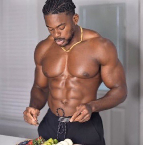 leodey4uu's tweet photo. Six packs                                                         ??? https://t.co/Sdf0F5JJQc