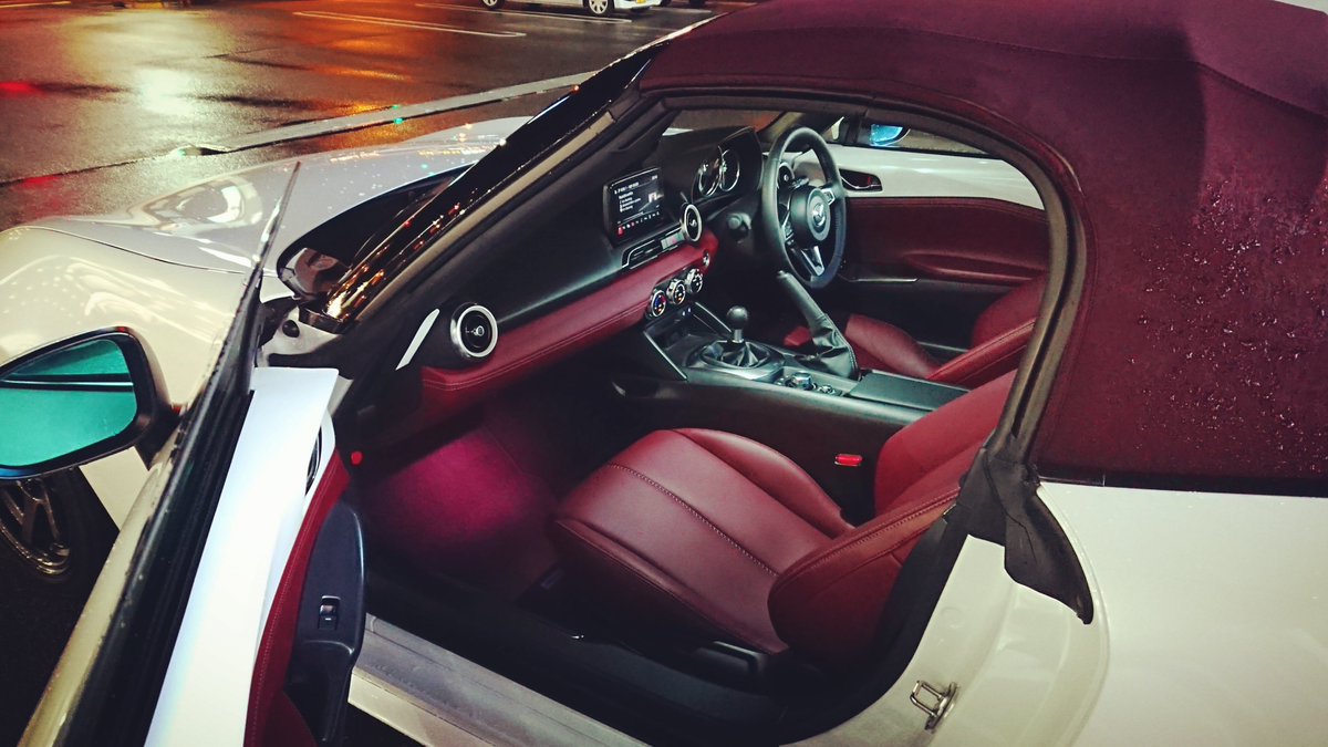 N216_R's tweet photo. 100周年記念車の限定ロードスター
売ります

TE37、BLAM製オーディオシステム組み、バーガンディ内装移植

内容的には新車+カスタムで500超えてる

2020年式 5.8万km MT

全部ついたままで、車体215万円はいかがでしょうか。欲しい方にはかなり破格だと思います。

#車売ります #ロードスター売ります https://t.co/W3BTrp6igA