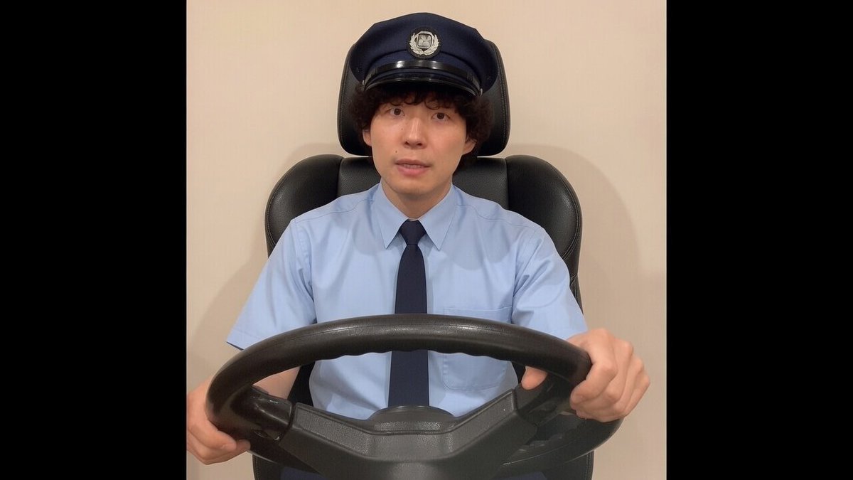 88rin_14's tweet photo. 道で踊ろう　バスで踊ろう
変わらぬ振動　弾ませろよ
行きて踊ろう　僕らそれぞれのバスで https://t.co/lwXj4PjnCr