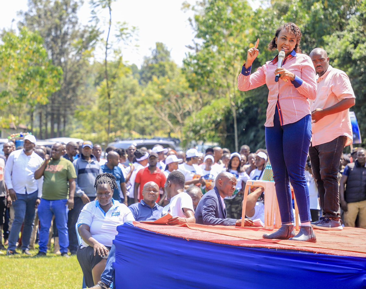 paulinenjoroge's tweet photo. Great women of Mosocho, thank you for all the love today. I love you right back! Tutaendelea kuwalinda. https://t.co/qX1eeMLN4m