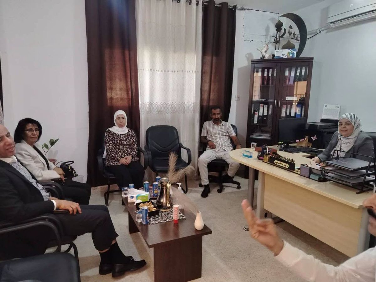 Senatejordan's tweet photo. عضوا مجلس الأعيان ماضي والفاخري يطلعان على برامج جمعية رعاية مرضى السرطان في العقبة

التفاصيل: https://t.co/RMGZOBW3XO https://t.co/WwZ97lo9cM