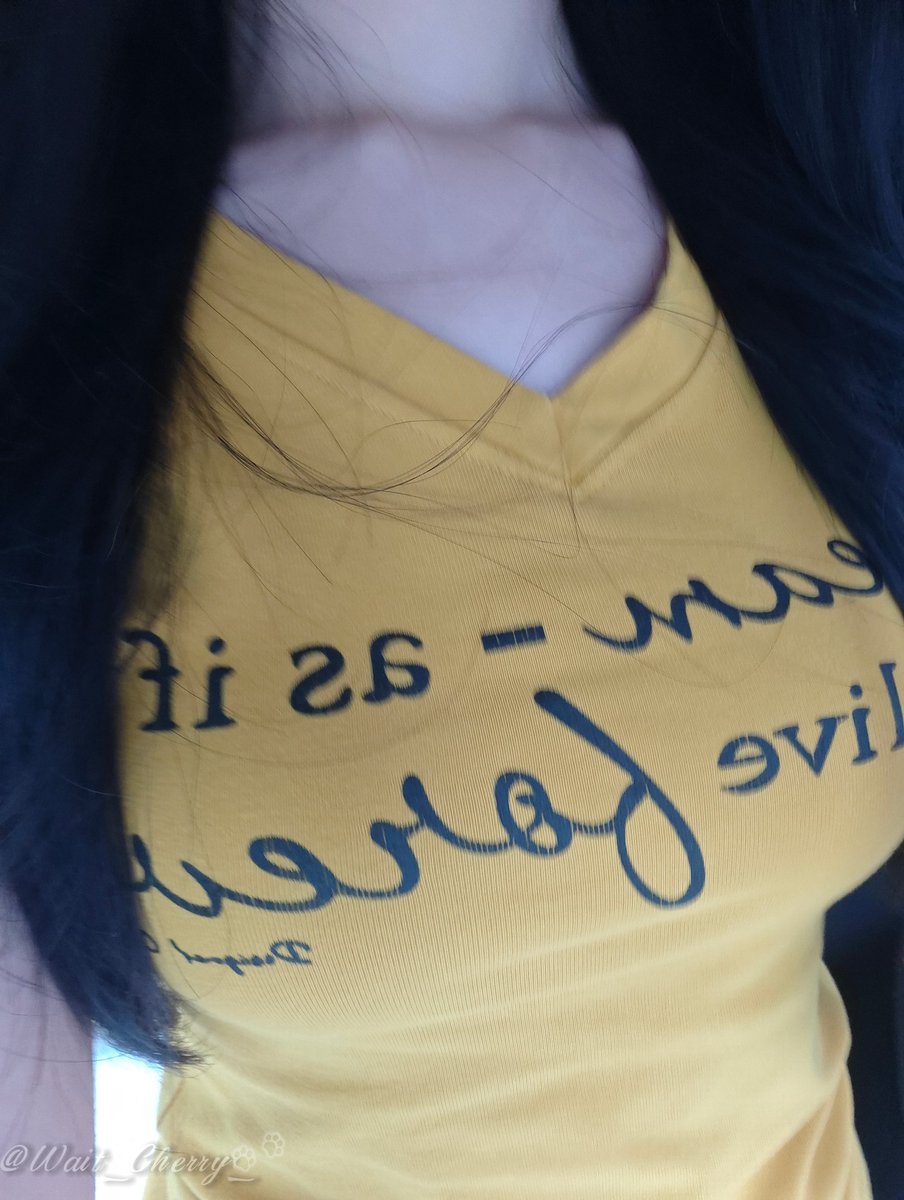 Wait_Cherry_'s tweet photo. OOTD https://t.co/7cLQ4QXD5s