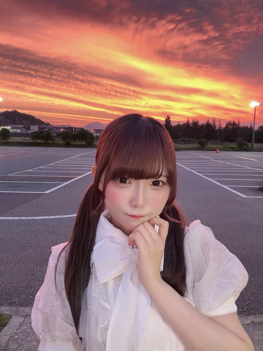 POLARiS_mell's tweet photo. 恋に落ちて行くように茜が差したから https://t.co/TFN7lnatL4