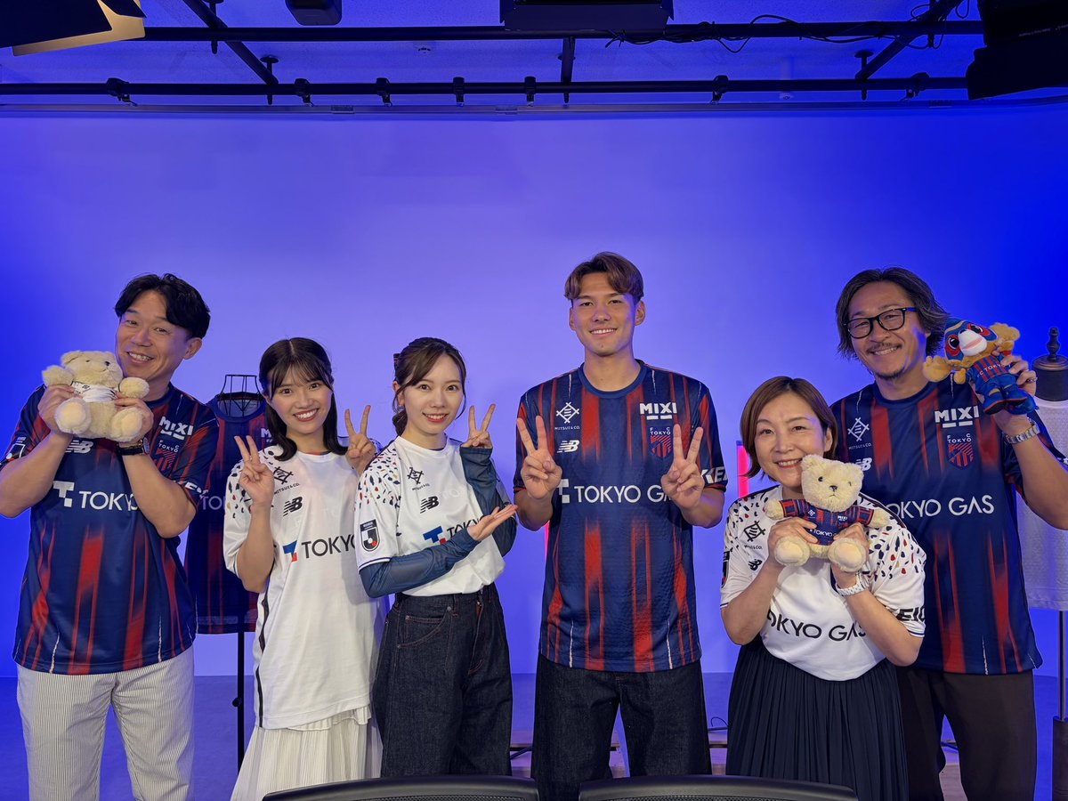 eimi_official's tweet photo. #FC東京 2026/27シーズン
新加入選手お披露目ライブ配信
ありがとうございました🔵🔴

新ユニフォームを着させていただき
ますます開幕が楽しみです☺️✨
皆さまどのユニにしましたか？♡

サポーター歴14年目大好きなFC東京🥹
今シーズンも全力応援します📣
@fctokyoofficial @sgss18 https://t.co/tFFtyinsBp