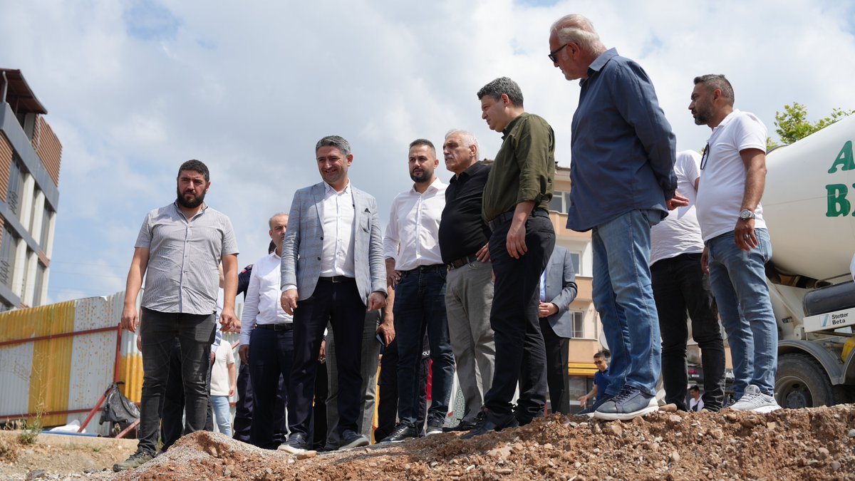 GSB_sakarya's tweet photo. 📍Hendek

Spor Toto Teşkilat Başkanlığımız tarafından desteklenen yatırımlarımızdan biri olan Hendek Gençlik Merkezi projemizin temel atma törenini; Sakarya Milletvekili Ali İnci, Hendek Kaymakamı Hacı Hasan Gökpınar++ https://t.co/nFO4VgYW8F