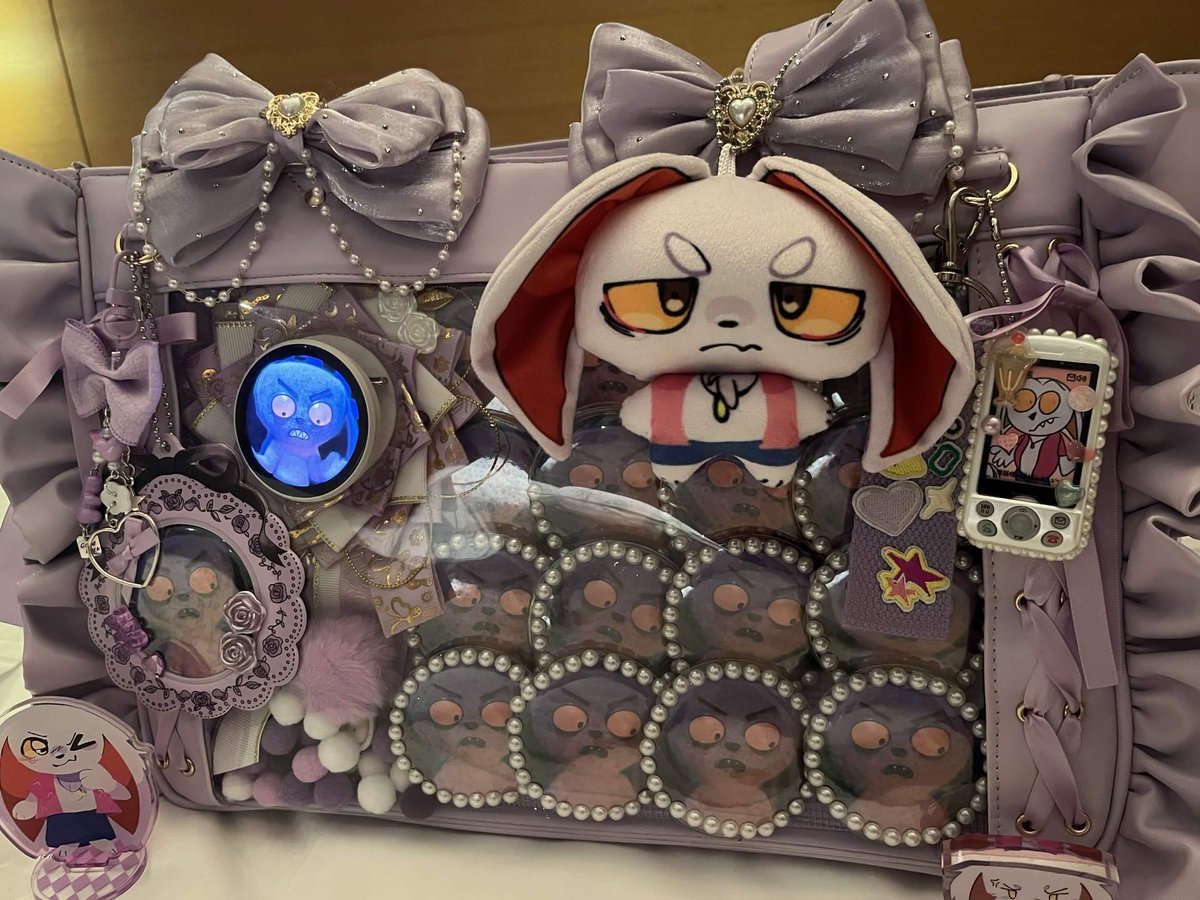 PockyD3's tweet photo. Movieunleashers dopo ita bag but I changed it a bit💔💔 https://t.co/jPPMvJ0zfT