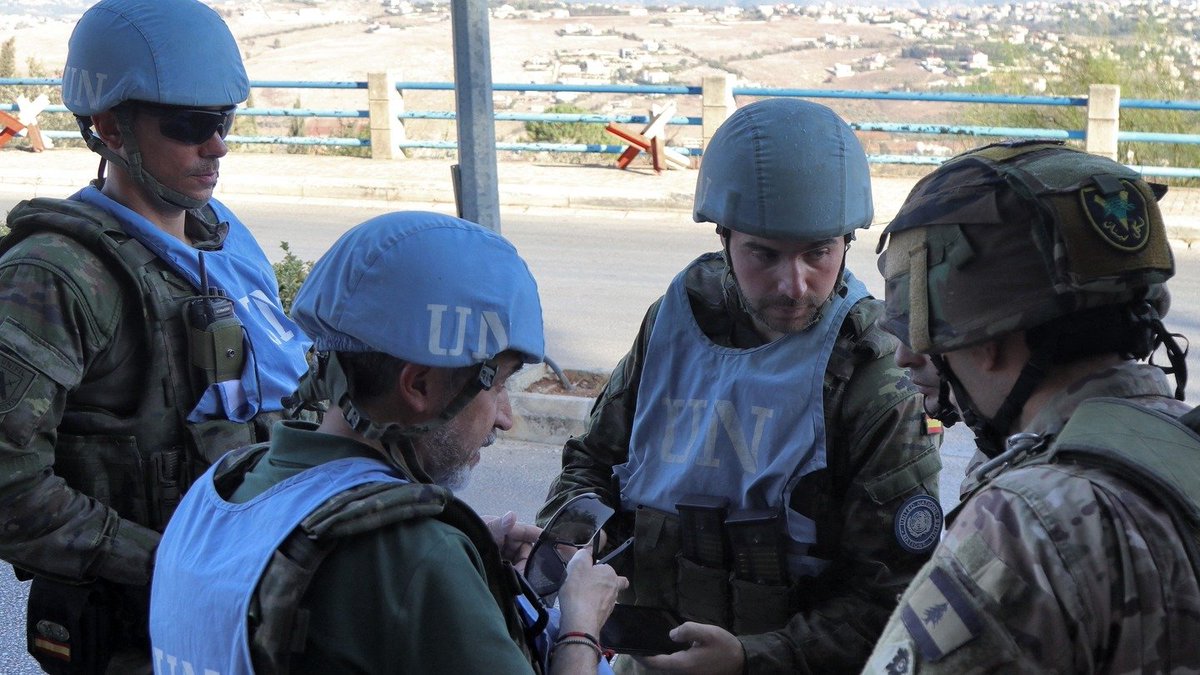 MarioNawfal's tweet photo. 🇱🇧 France and Italy are preparing to send an international coalition force into southern Lebanon to replace the UNIFIL peacekeeping mission.

The force would deploy with U.S. backing and at Lebanon's request, aimed at supporting the Lebanese army and preventing a security vacuum in the south. 

France, UNIFIL's original architect and biggest troop contributor, is leading the push alongside Italy.

President Aoun and Lebanese authorities have welcomed the initiative.

Separately, leaks describe a U.S. plan to help monitor the Lebanon-Israel framework agreement, though analysts are split on whether that means American boots on the ground or just an oversight role.

Source: Anadolu, The Washington Post, Ouest-France / Writer: Julie