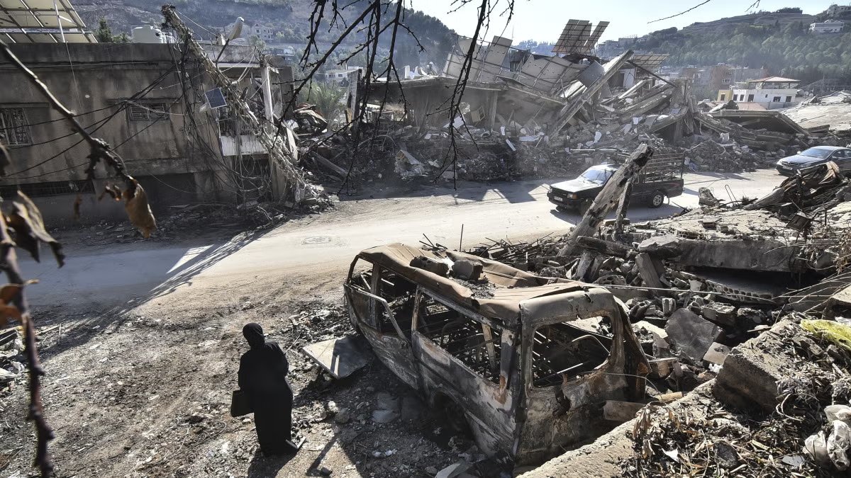 MarioNawfal's tweet photo. 🇱🇧 France and Italy are preparing to send an international coalition force into southern Lebanon to replace the UNIFIL peacekeeping mission.

The force would deploy with U.S. backing and at Lebanon's request, aimed at supporting the Lebanese army and preventing a security vacuum in the south. 

France, UNIFIL's original architect and biggest troop contributor, is leading the push alongside Italy.

President Aoun and Lebanese authorities have welcomed the initiative.

Separately, leaks describe a U.S. plan to help monitor the Lebanon-Israel framework agreement, though analysts are split on whether that means American boots on the ground or just an oversight role.

Source: Anadolu, The Washington Post, Ouest-France / Writer: Julie