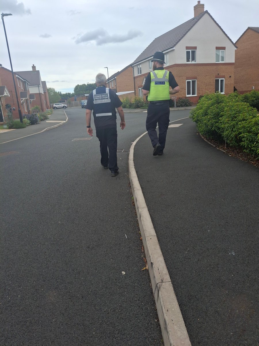 WalsallCouncil's tweet photo. Action is being taken across Walsall as part of #ASBAwarenessWeek.๐ถโโ๏ธ๐
Working alongside @BloxwichWMP, our Community Protection team has carried out targeted patrols using information from local residents to focus on areas where anti-social behaviour has been reported. https://t.co/FTMRDVmsOs