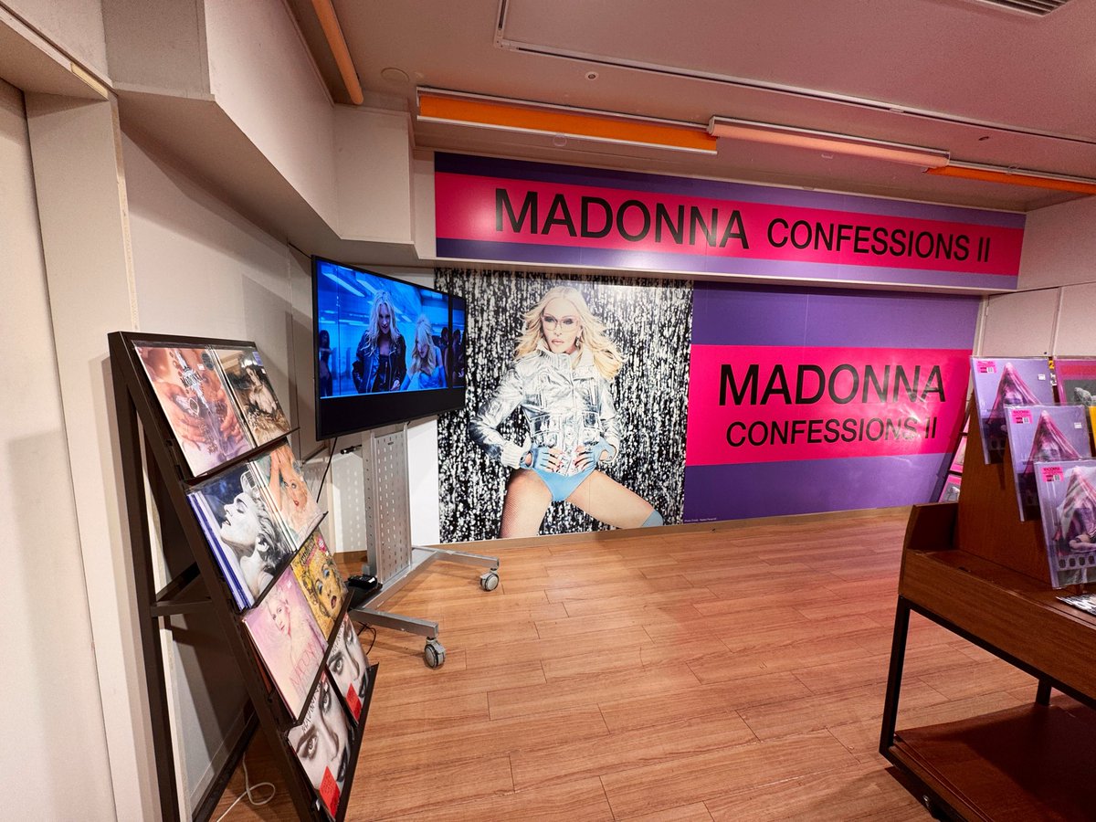 madonnajp's tweet photo. The wait is over!

マドンナのニューアルバム本日発売！ https://t.co/HuSxjXRyHB