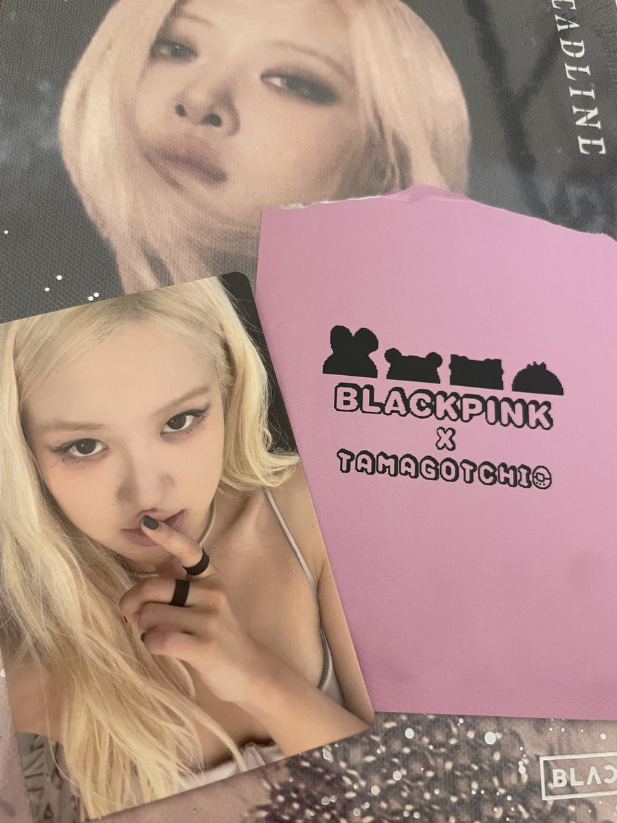 crew_1104's tweet photo. BLACKPINKトレカ交換希望
譲:ロゼ
求:リサ

BLACKPINK×TAMAGOTCHI https://t.co/omboWc9NZL