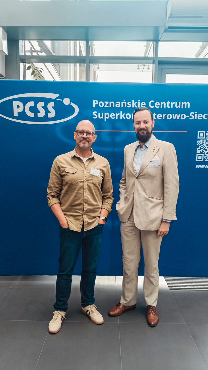CIAG_GALIZA's tweet photo. O 1 de xullo, Anxo Miján e Andrés Armesto, en representación do CIAG e dos Grupos de  Investigación HCª da USC, recibiron o prestixioso premio europeos "Synergy Grant" na cidade de Poznan, Polonia, polo proxecto de virtualización da desaparecida vila de Portomarín, en Lugo. https://t.co/0JA3gmLiGx