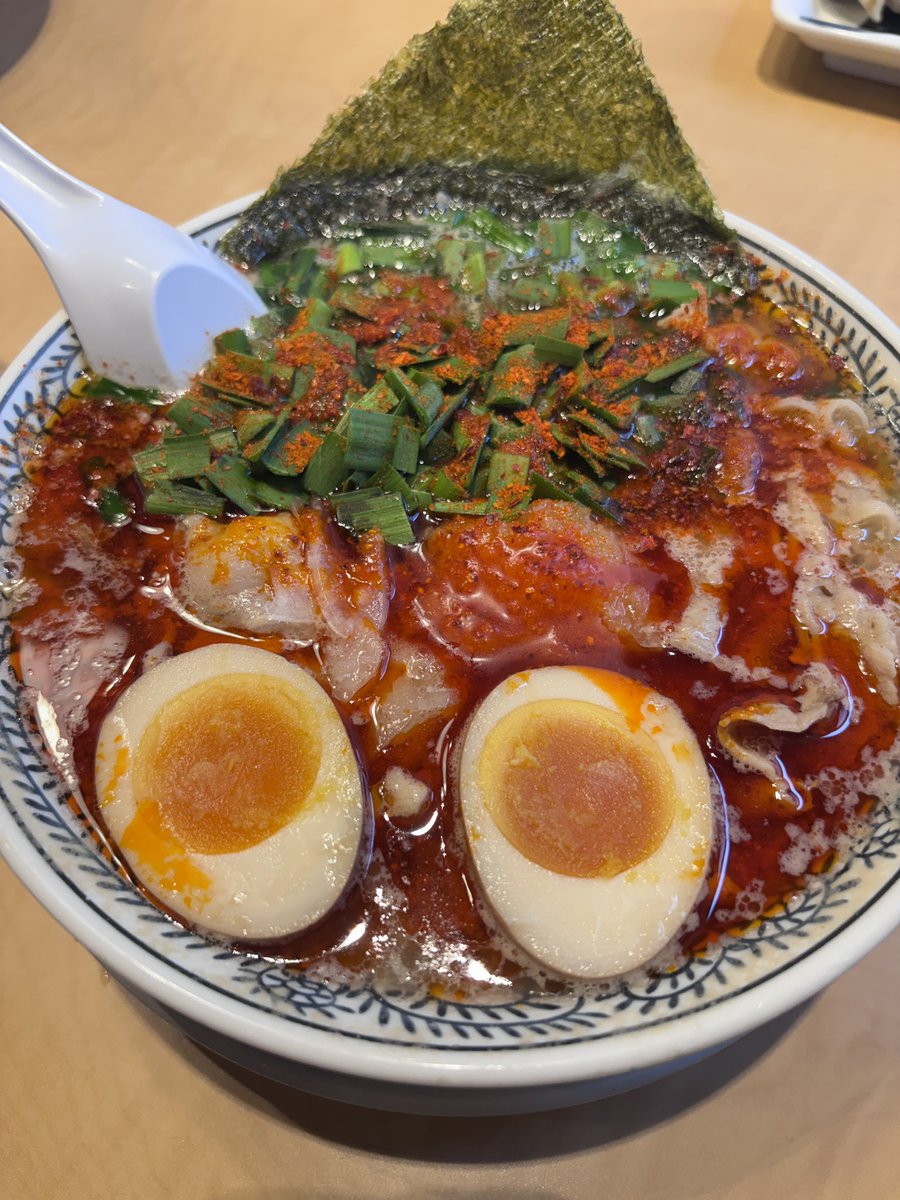 5maneul3's tweet photo. 甘いものばっか載せてるけど実は辛党🎶🎶1年ぶりくらいに外でラーメン食べた https://t.co/7NCrpe5QuG