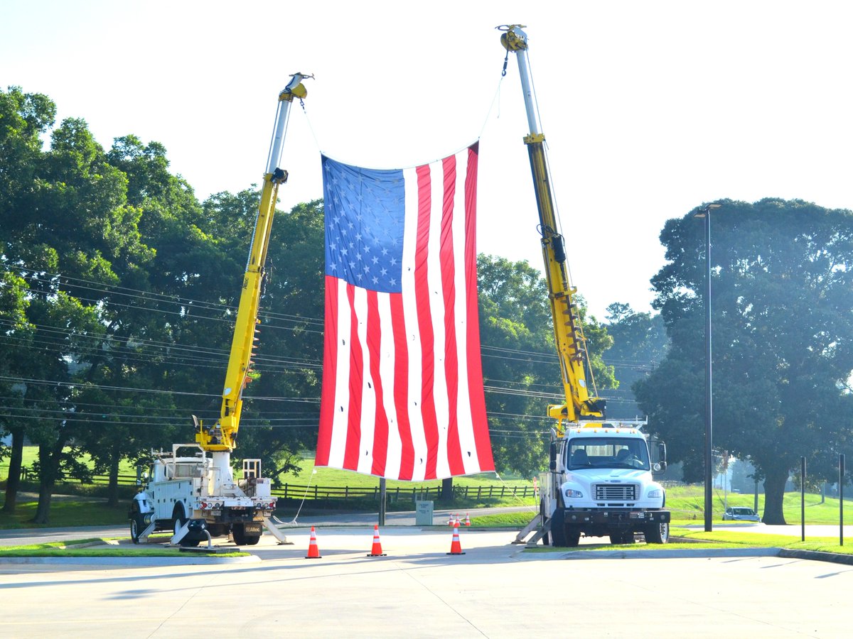 JacksonEMC's tweet photo. Our district offices are proudly displaying flags in honor of the 4th of July! 

Our offices will be closed in observation of the Independence Day holiday on Friday, July 3. 

If you need to report an outage, please visit https://t.co/4n2goYmHdq, call 1-800-245-4044, or use the MyJacksonEMC mobile app.