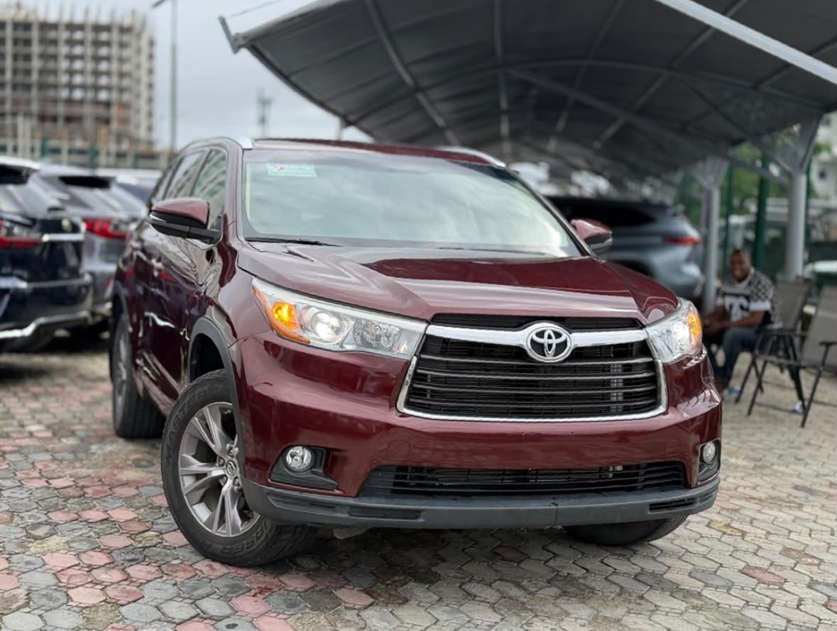DurtchP's tweet photo. @baharkarakrt 2015 on belt .. Toyota Highlander 
Fresh from port (2 weeks ago entry.) 
Location: Ajah Lagos 
Price :25.5m 
Contact number : 07069551365 
Dm for more details .. https://t.co/X0jiUYjtzS