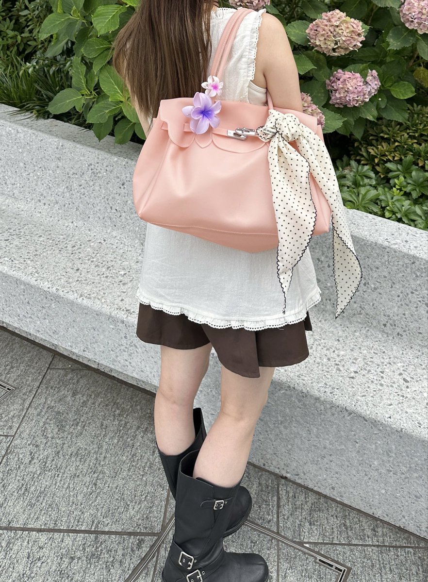 aoi2292's tweet photo. ジェリーバッグ可愛すぎる🎀💕
ZOZOで¥3,000でゲットできるみたいだよ！
#日常　#日常垢 https://t.co/hQiJslznwD