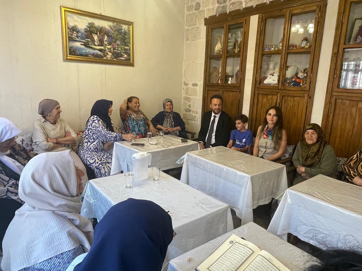 KilisAsh's tweet photo. 📌Aşure Günü Etkinliği

📍 HUZUR KONAĞI

Muharrem ayı vesilesiyle İl Müdürlüğümüze bağlı olarak hizmet sunan Huzur Konağı’nda Aşure Günü etkinliği düzenlendi. https://t.co/Tmg28dtgmi
