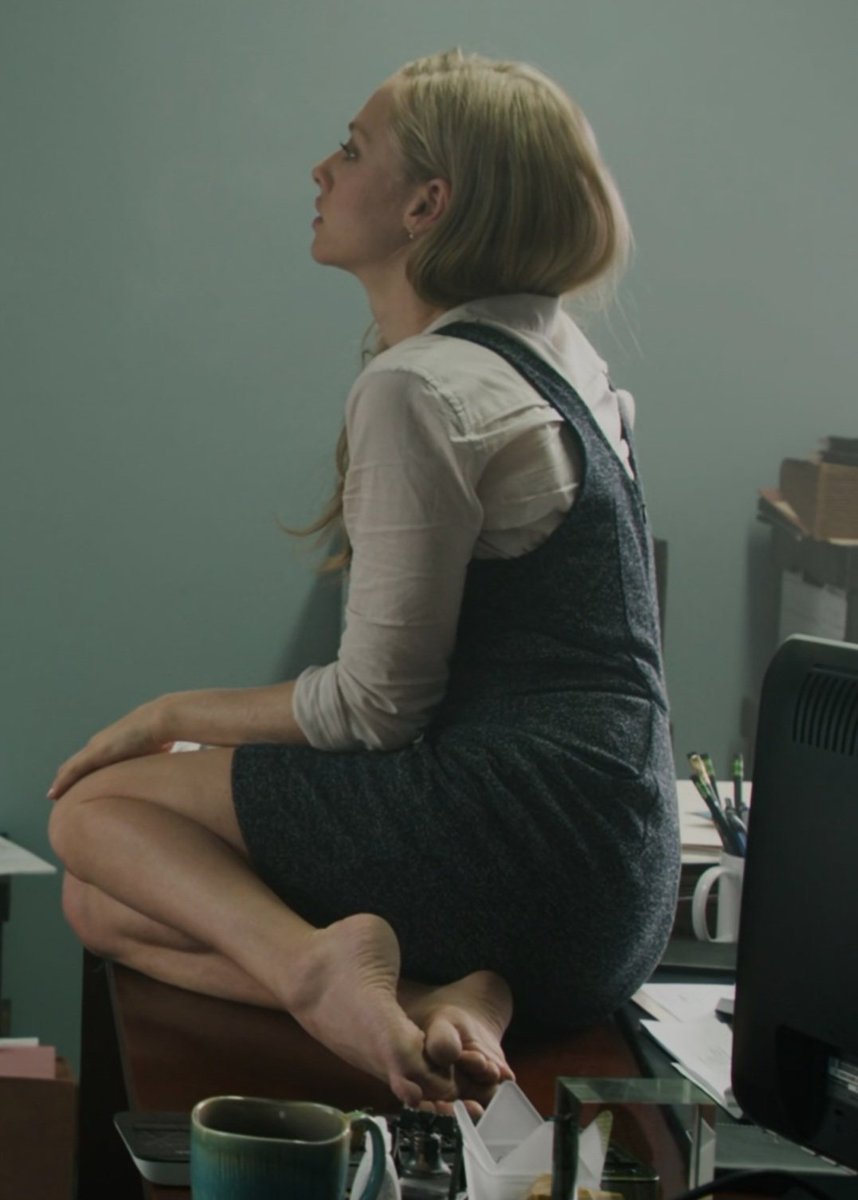 xSockSolesx's tweet photo. Another Amanda Seyfried post cause of how incredible she looked in 'Ted 2' 🐻❤️ https://t.co/9AIF4iRwac