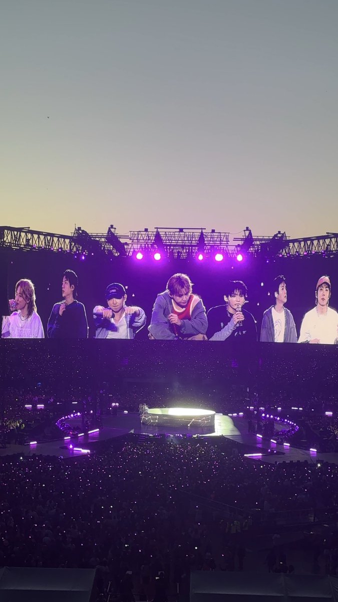 ARIRANGWT's tweet photo. BTS is the first Asian act to perform 2 sold out shows at King Baudouin Stadium in Brussels, Belgium🇧🇪

#BTS_WORLDTOUR #BTS #BTS_WORLDTOUR_BRUSSLES https://t.co/1Mi1Yy1oAS