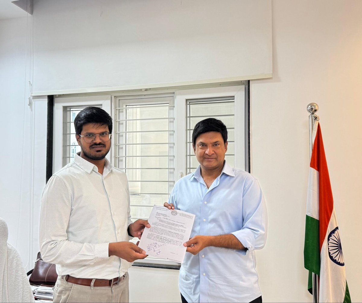 MarriRajasekar's tweet photo. Met Shri Goutham Garu, MD, Telangana Housing Corporation Ltd. - submitted representations on key development priorities for #Malkajgiri .
Discussed the proposal for 2BHK housing at Alwal Bhoodan Lands, land allocation for the Moula Ali #UPHC, & a permanent solution to the drinking water issues in Kowkur Rajiv Gruhakalpa Colony.
Looking forward to the necessary action in the public interest.
#MalkajgiriMatters