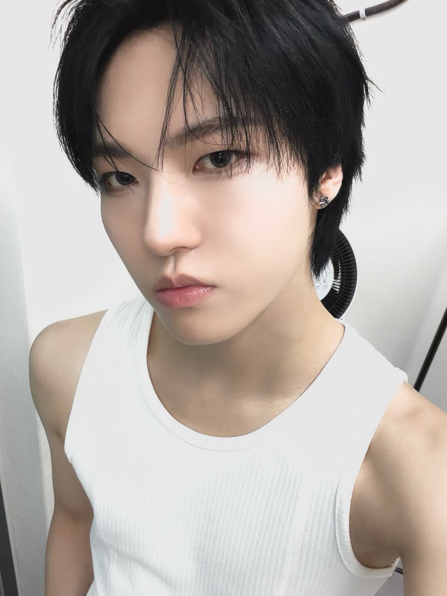 xikers_official's tweet photo. [#정훈] ☁️
#xikers #싸이커스 https://t.co/l1UlSy92YD
