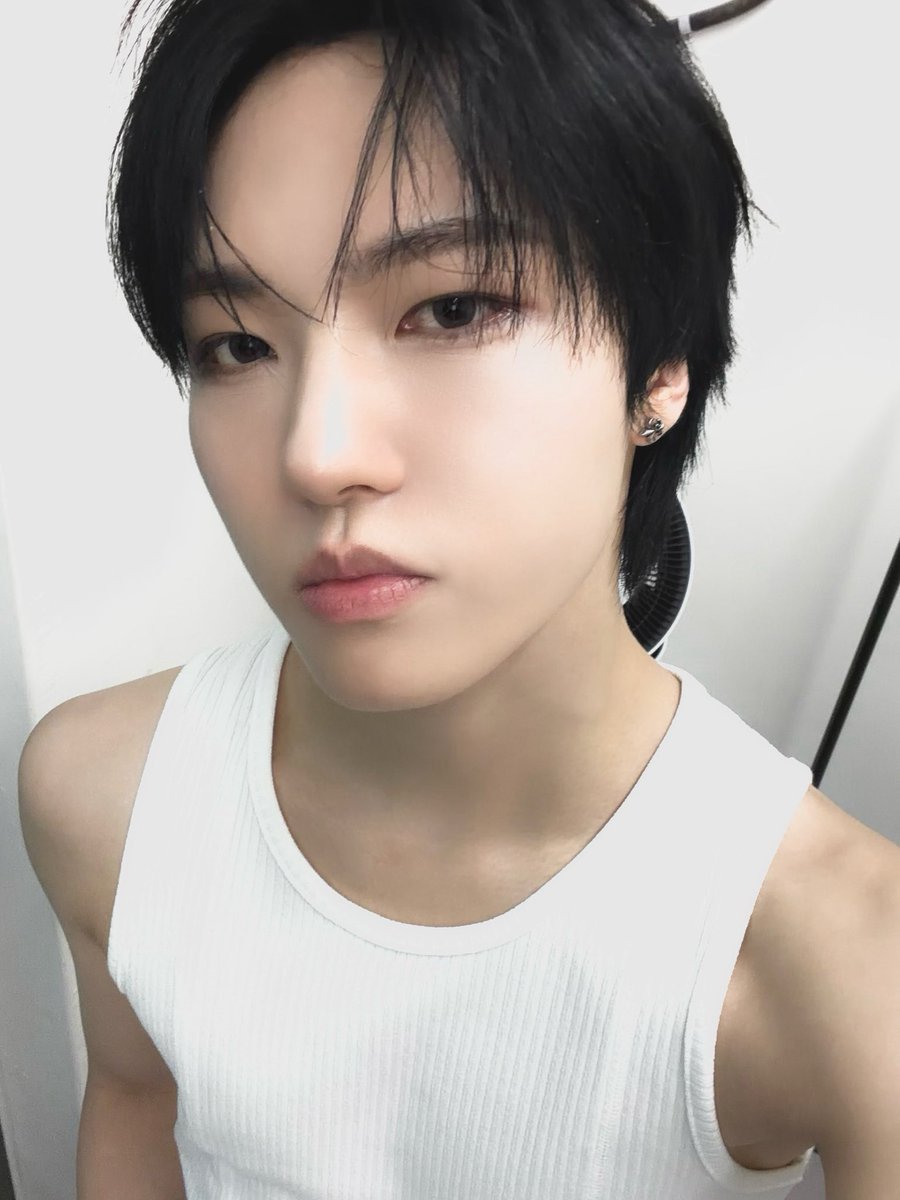 xikers_official's tweet photo. [#정훈] ☁️
#xikers #싸이커스 https://t.co/l1UlSy92YD