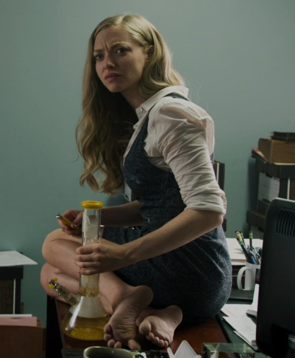 xSockSolesx's tweet photo. Another Amanda Seyfried post cause of how incredible she looked in 'Ted 2' 🐻❤️ https://t.co/9AIF4iRwac