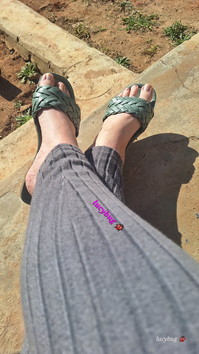 LaydyBugtoes's tweet photo. 🌿 Weekend Toes

#feetfetısh #feetfetısh #feetworshi̇p https://t.co/YxSxIIDirK