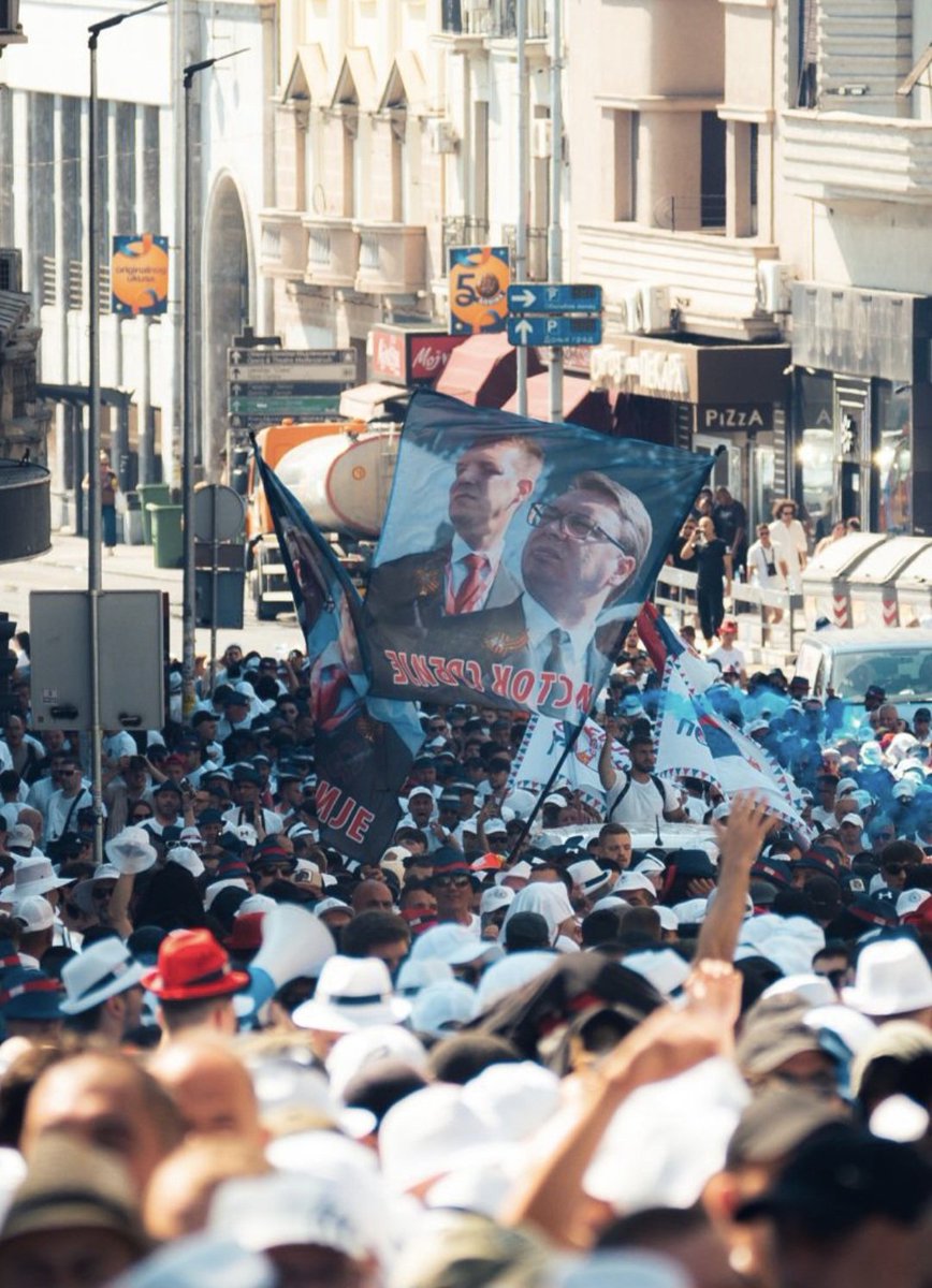 miamia2026's tweet photo. Kada je porodica na prvom mestu, a bratska veza neraskidiva, svaka vizija postaje ostvariva. Maksimalna podrška za njih, uvek sam uz predsednika i njegovog brata! 🇷🇸💪 #podrska #porodica #sloga #vucic #caosvima #srbija https://t.co/u75NsYz9EZ