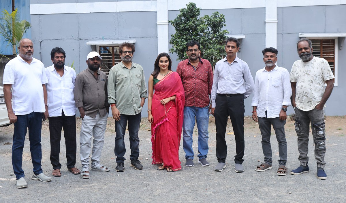 onlynikil's tweet photo. .@9lightspro #SureshMouttou Presents #ProductionNo1 

For the first time, @iYogiBabu in 10+1 avatars.

Directed by @2781Kishore 

#SwathiMouttou @gopikri_edit #BalaMurugan #Aditi #Dhamu @venkateshdirect @subbu6panchu #JavaSundaresan https://t.co/bQHDMZ6YcX