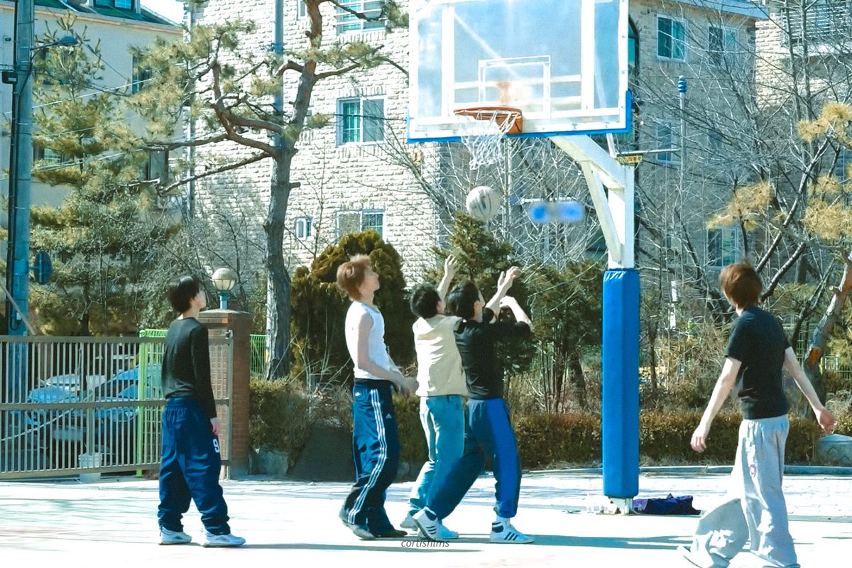 cortisfilms's tweet photo. #cortis – playing basket ball ⛹️‍♂️ https://t.co/nEpTO4aQKl