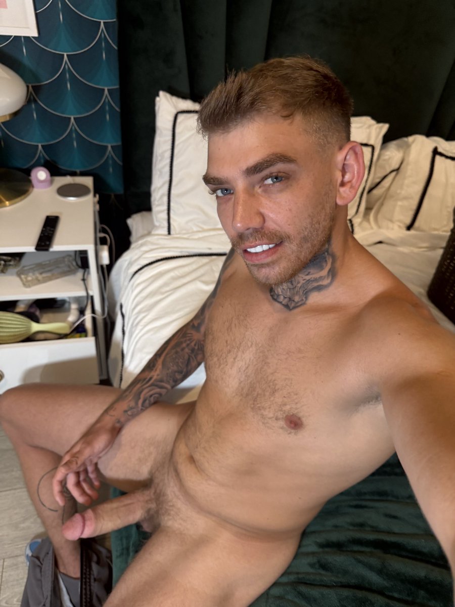 RyanLeexxxx's tweet photo. Do you like a bad boy?😉 https://t.co/FgKFliyB2l