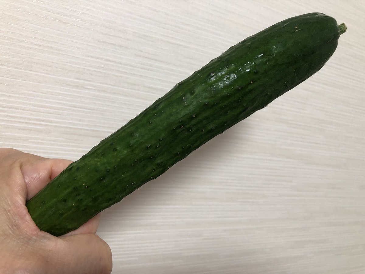 K2Back's tweet photo. 本日もにんにくは断って胡瓜を齧り豚バラ玉ねぎ小松菜を炒める！！納豆トッピングのインディアンスパゲッティ🤣 https://t.co/Dudjmimoas