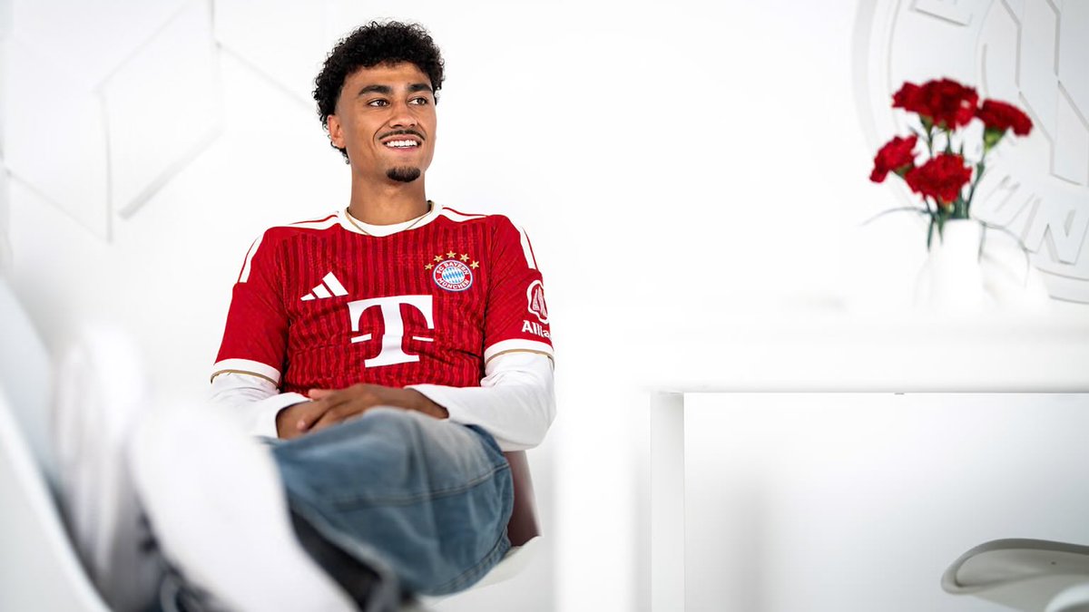 MiaSanMiaNews's tweet photo. Welcome to FC Bayern, Nathaniel Brown! https://t.co/SjVR9jgiXo