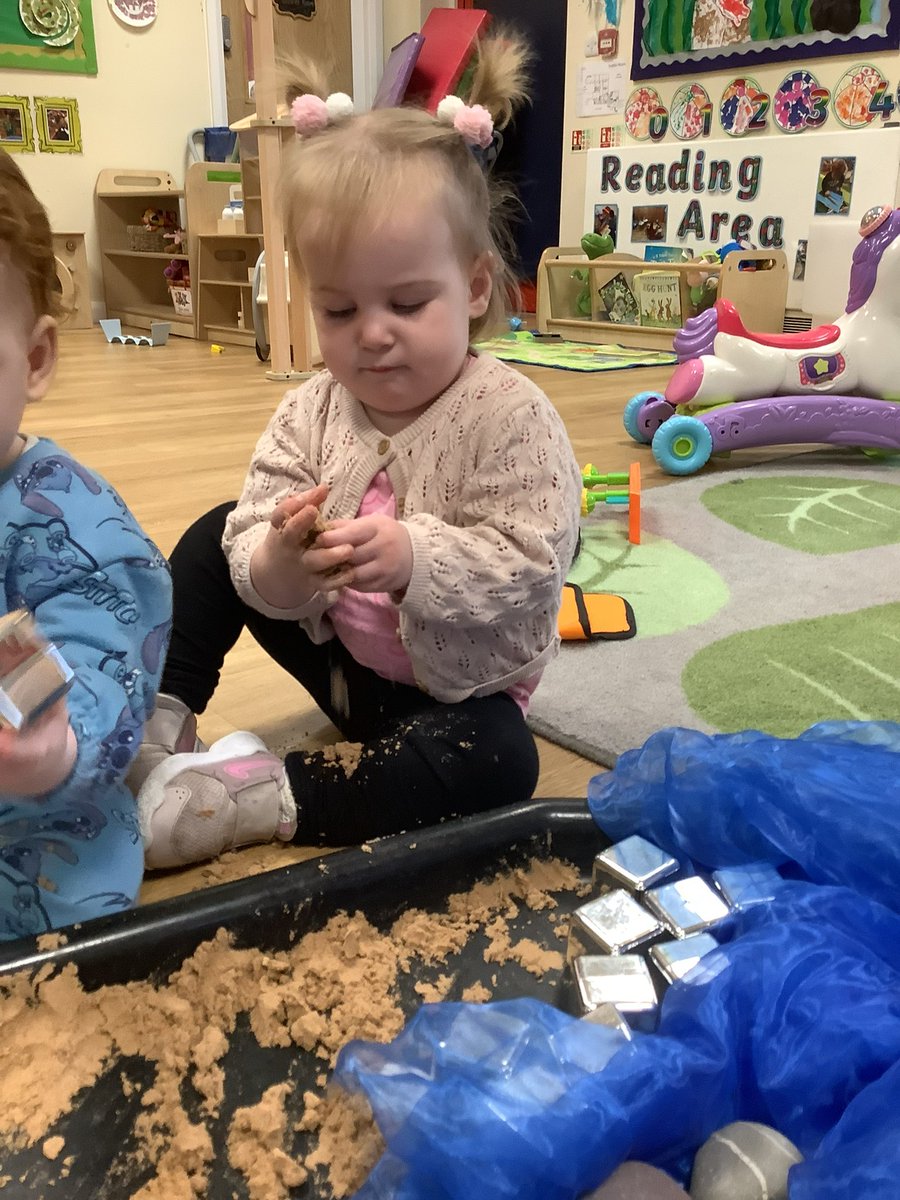 KincraigBabyRoo's tweet photo. We had a fantastic time in the beach & sea themed tuff tray today #EAD #UTW #PD https://t.co/QugjbKZskD