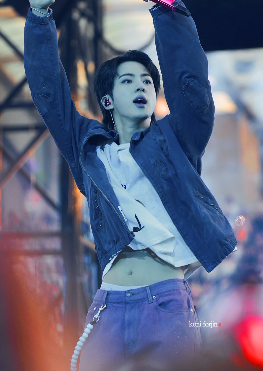 btsforever1207's tweet photo. 260702 BTS ARIRANG Brussels HD    

귀여운배^^  

#BTS_WORLDTOUR_ARIRANG #방탄소년단진 #JIN #진 #BTS https://t.co/9RnwYVycml