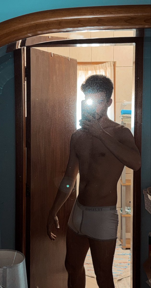 itsalvarocha's tweet photo. Ninguém aguenta este calor 🥵 https://t.co/3nMLWaazPn