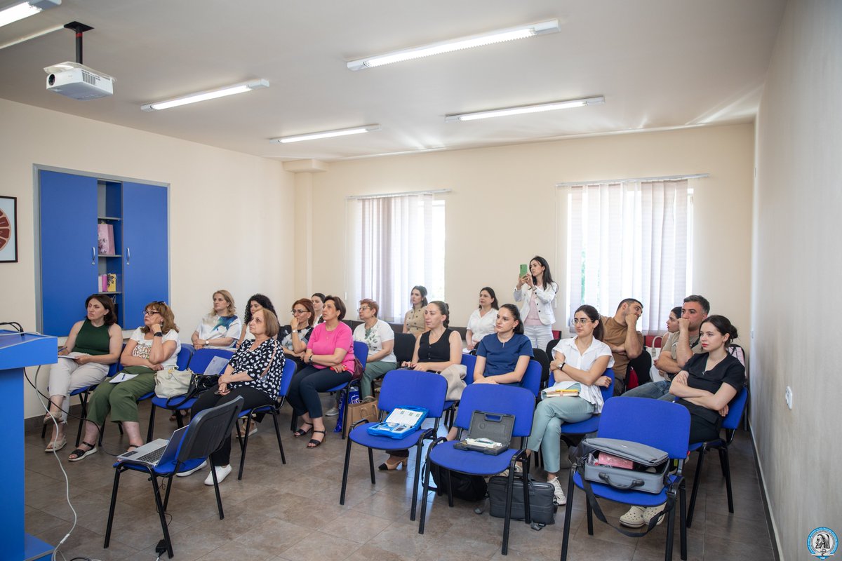 YSMUofficial's tweet photo. 📚The Allergology and Immunology Clinic of the “Heratsi” Hospital Complex and the Department of Clinical Immunology and Allergology of YSMU hosted the participants of the practical training course “Spirometry: Performance and Interpretation of Results”.
🔗https://t.co/O3VWwTfVFk https://t.co/tfCeDIKBHx
