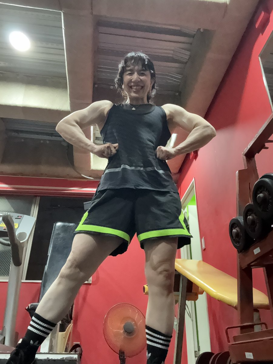 kyokohamaguchi's tweet photo. 帰宅して、GYMに行って筋力トレーニングしてきましたー😃❗️❗️❗️
#浅草
#アニマル浜口トレーニングジム https://t.co/exyj4L9mAq