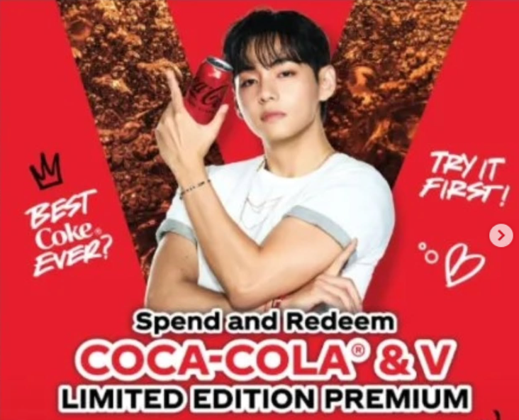 Tae_Singapore's tweet photo. The Coca-Cola × BTS V blind postcard is now available at the following stores across Singapore:

✅ShiokBurger_sg 
✅Mos Burger
✅Pepper Lunch 
✅Golden Village Cinemas

TAEHYUNG COCA COLA AMBASSADOR  
KIM TAEHYUNG X COCACOLA   
#TaehyungxCocaCola 
#VxCocaCola https://t.co/oM3VUwzyMq