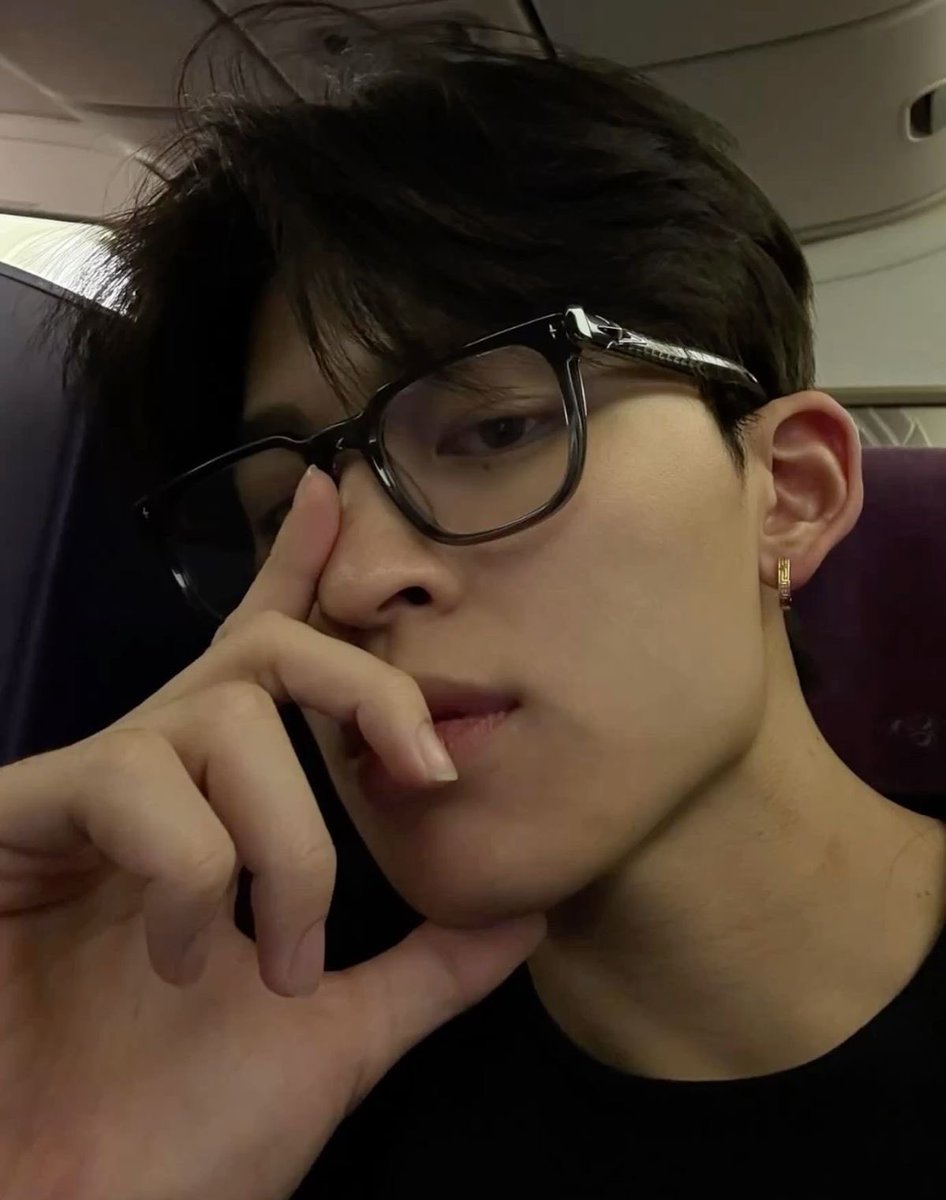 babycdyy's tweet photo. ถ้าอยากวิ่งแลกแว่นนี้ ต้องทำยังไงหรอคะ https://t.co/XmsiR0cKYz