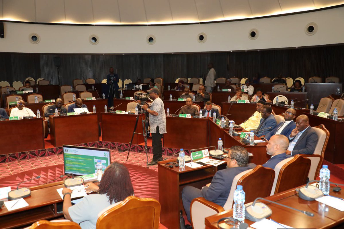 meteosenegal's tweet photo. Transport aérien en Afrique de l'Ouest : Première réunion du Comité de Supervision Economique du Transport Aérien de la CEDEAO (ECATEOC)

https://t.co/AwlzPWGZsQ

#anacim #meteosenegal #mitta #CEDEAO #AFCAC #anactogo https://t.co/xE2GmoI5HV