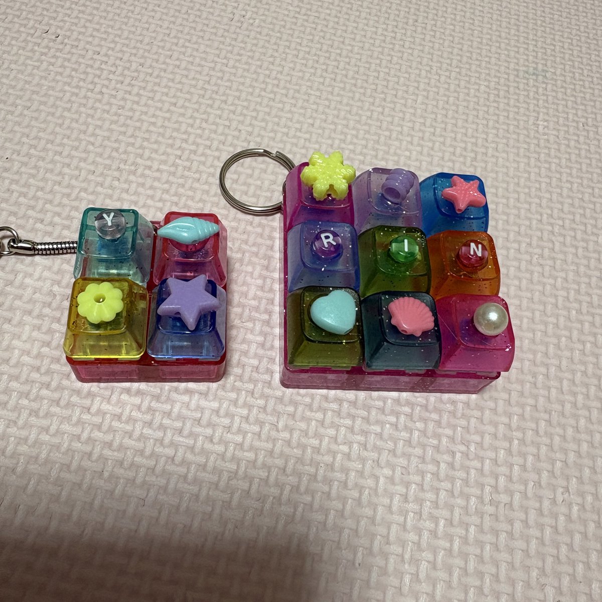 SmileYyts's tweet photo. 流行りのキーボードキーホルダー作った😉 https://t.co/MvhDE79bp0